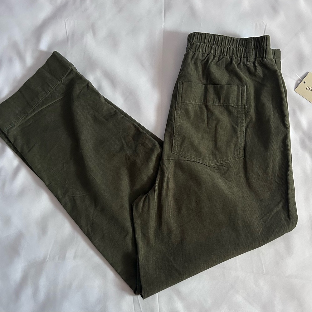 NWTs Universal Thread Olive Green Pleated Corduroy Pants Size 4